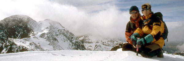 El Jordi i la Xesca al cim del Montcalm (3077m) amb la pica d'Estats a l'esquerra